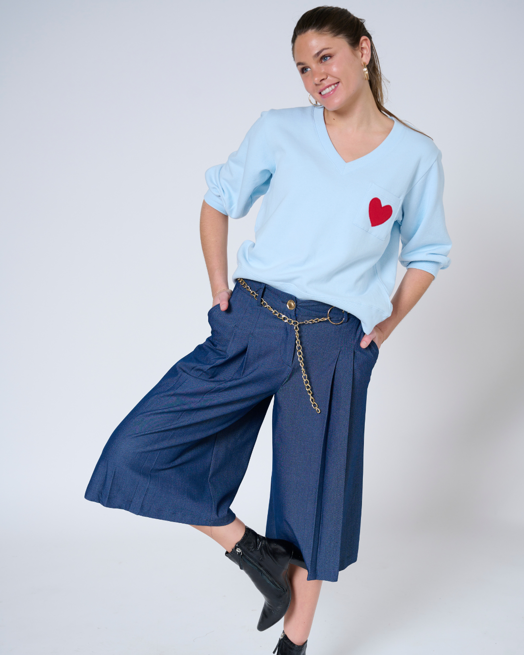 Anja V-neck sweatshirt