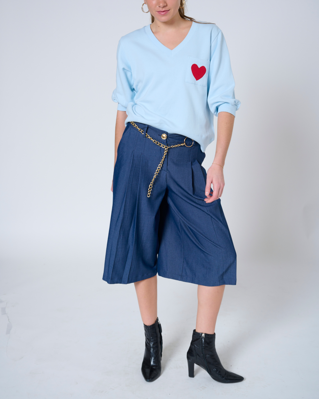 Anja V-neck sweatshirt