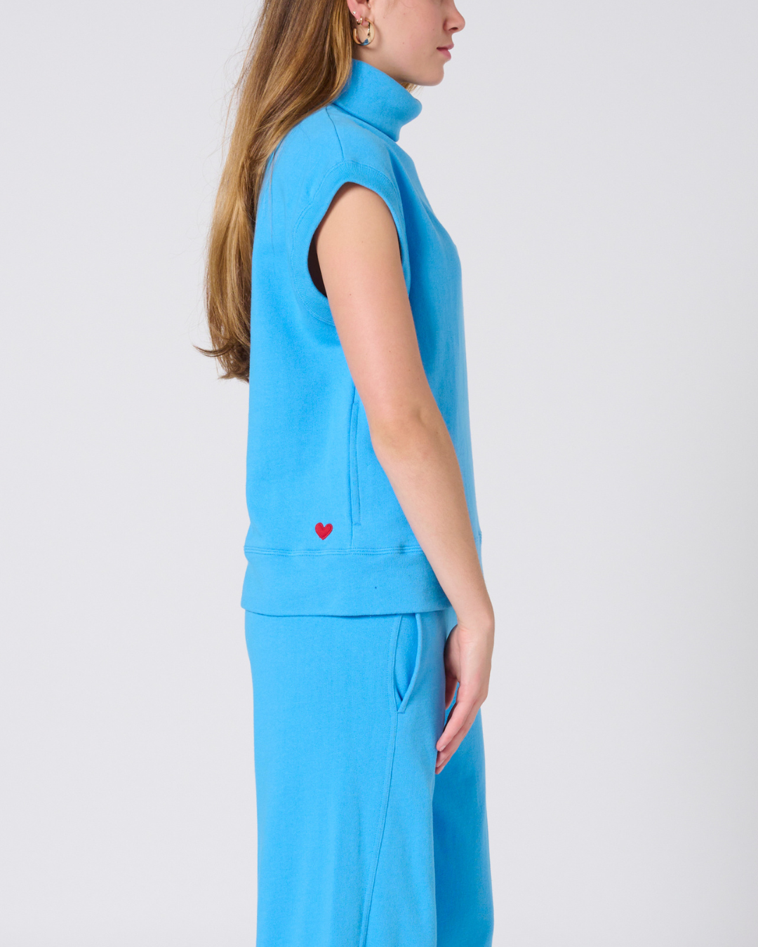 Jill High neck Vest