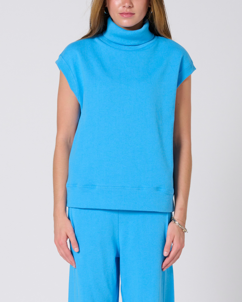Jill High neck Vest