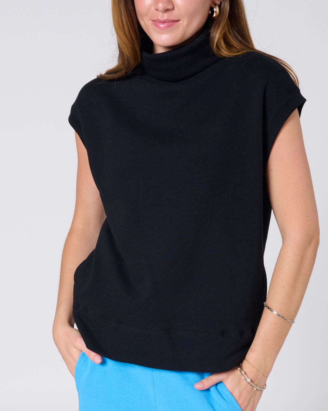 Jill High neck Vest