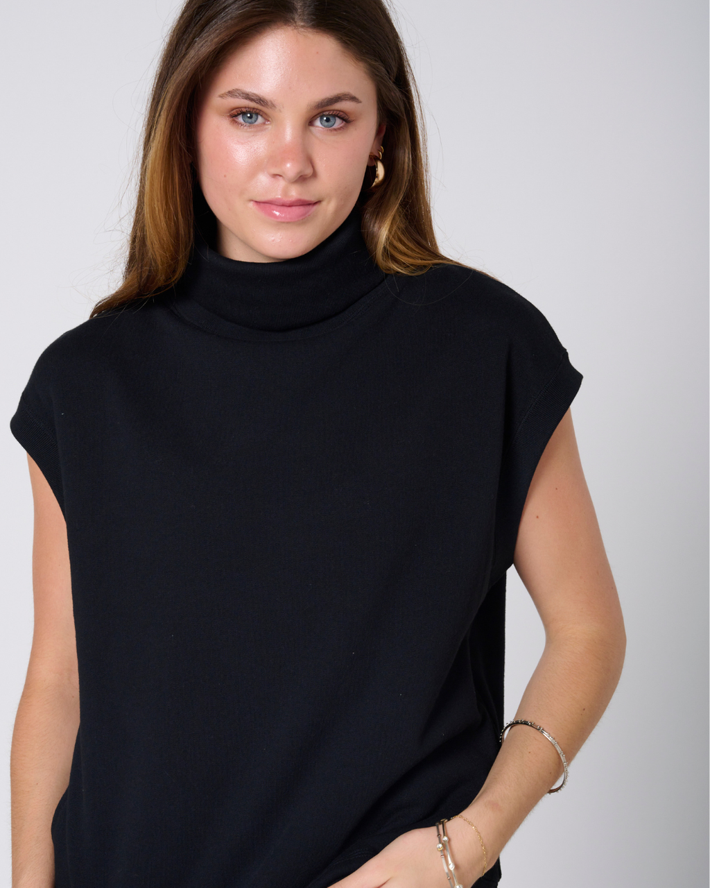 Jill High neck Vest