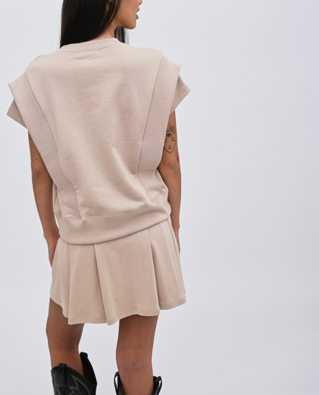 Arya sweatshirt