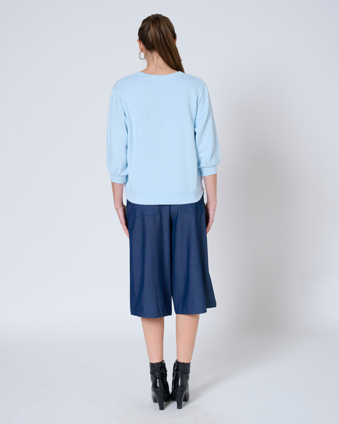 Anja V-neck sweatshirt