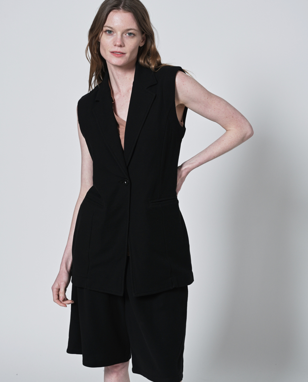 Brandie sleeveless Blazer