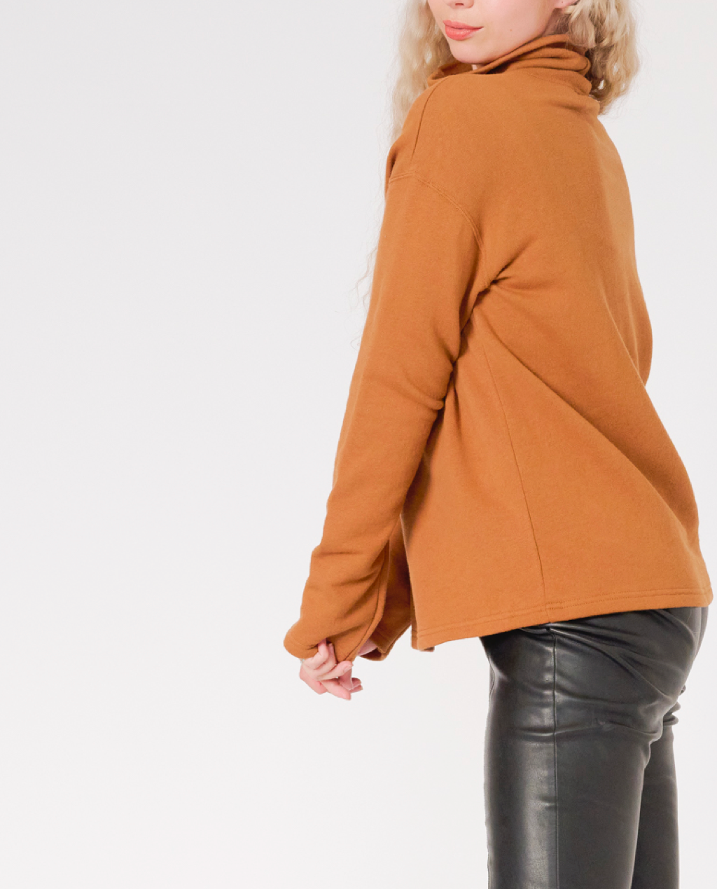 Emerance Turtleneck Sweatshirt